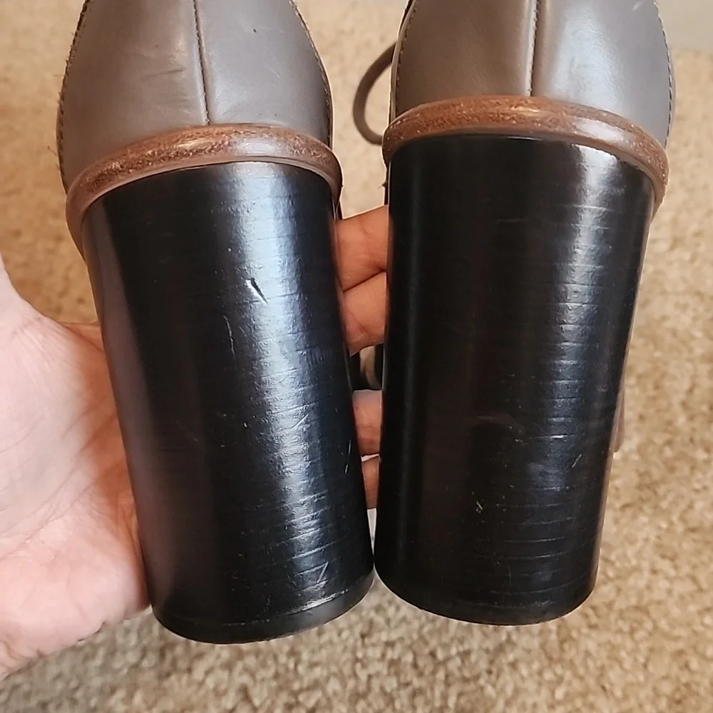 Chloe Leather Pumps - Picture 8 of 16